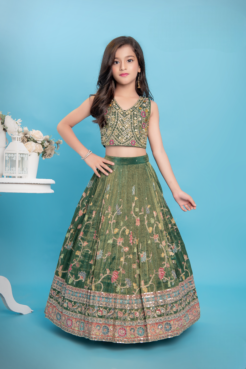 Girls Green Traditional Fancy Choli Suit With Dupatta