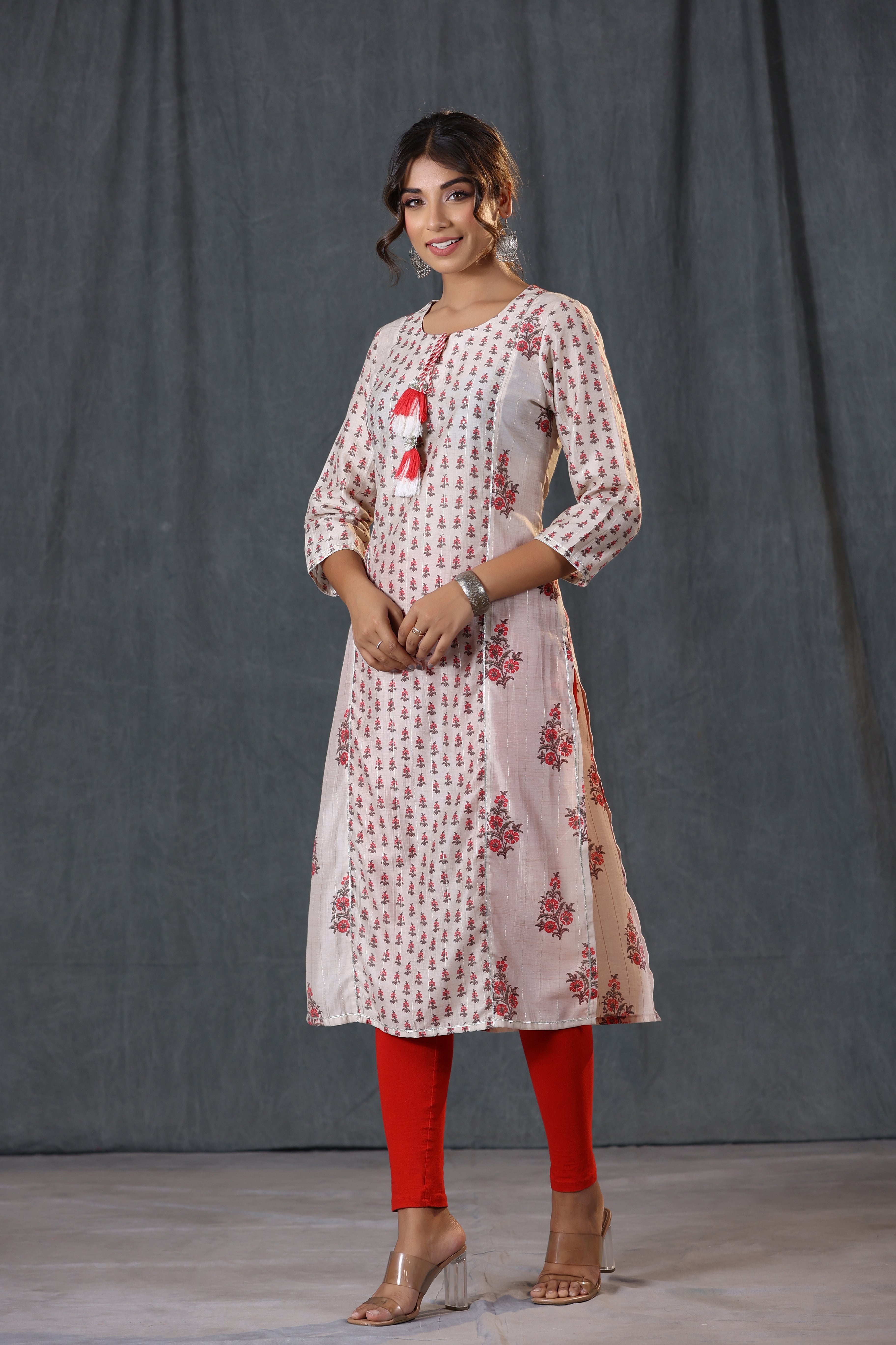 Woman Floral Printed Straight Fit Kurti
