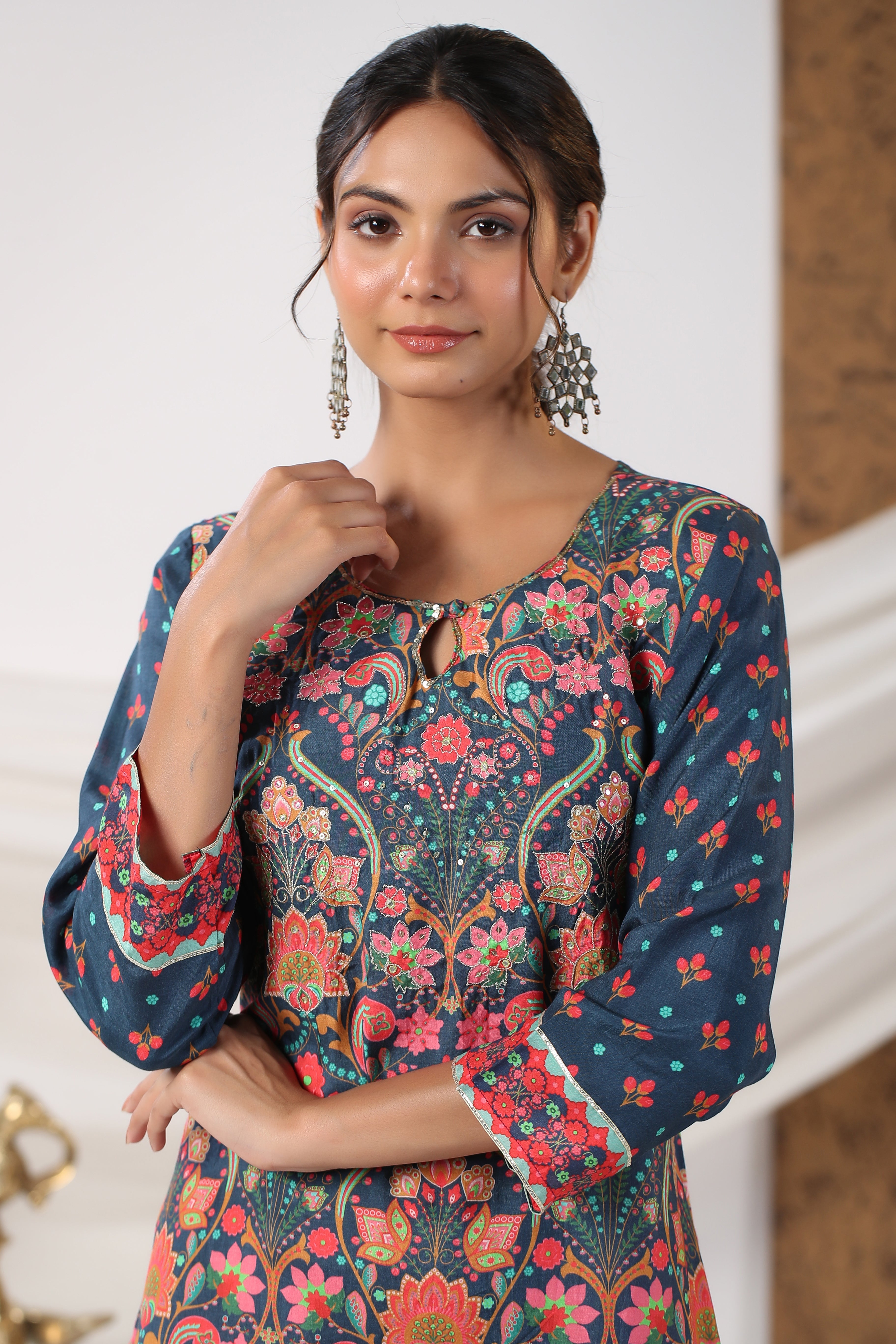 Women Multi Color Printed Straight Fit Kurti