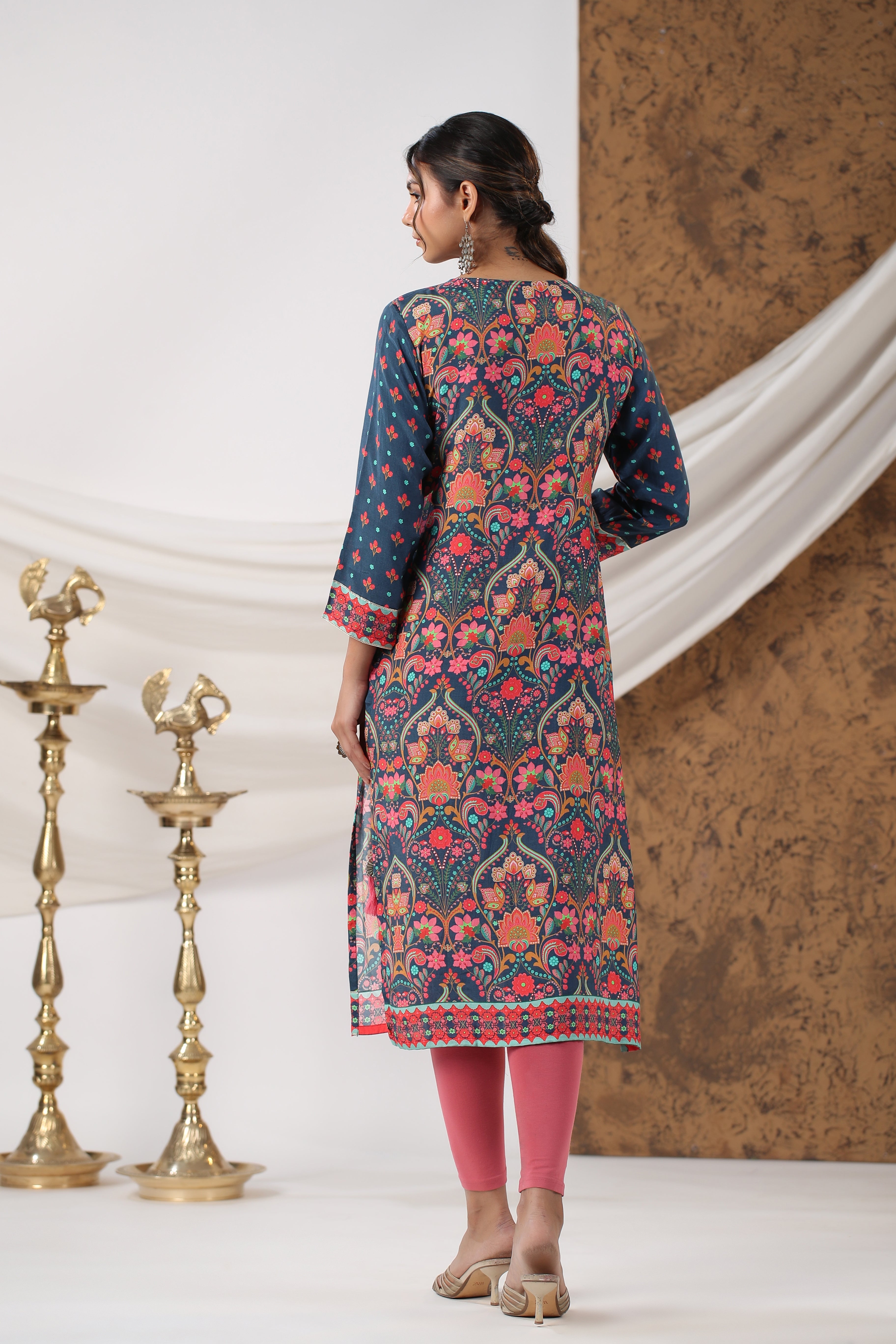 Women Multi Color Printed Straight Fit Kurti