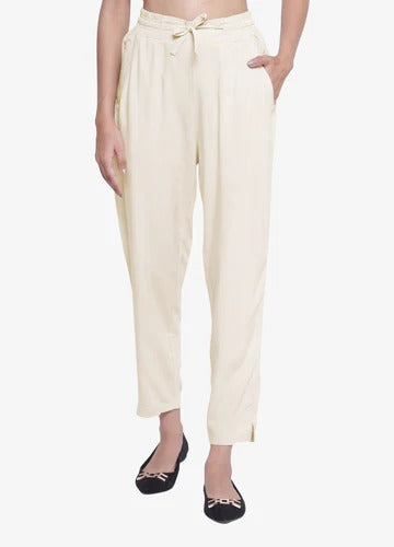 Women's Off White Stylish Casual Travelling Pant